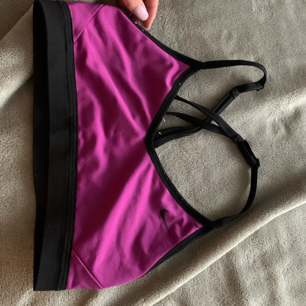 Nike sports bra size Small